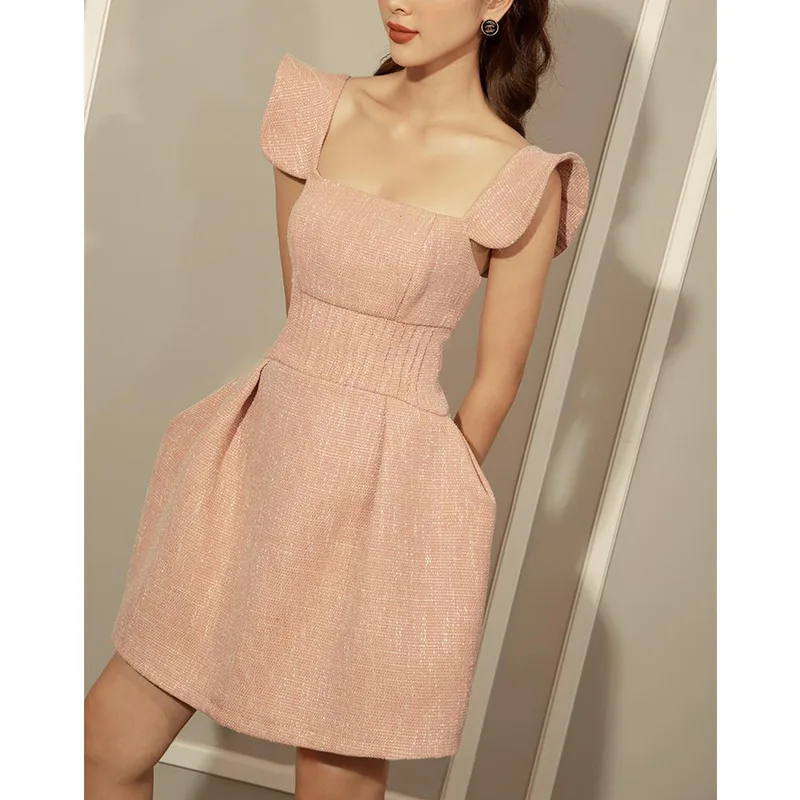 2022 Summer New Dress Gentle Temperament Fold Design Sense High Waist Slim Skinny Skinny Skinny Dress strawberry dress
2022 Summer New Dress Gentle Temperament Fold Design Sense High Waist Slim Skinny Skinny Skinny Dress strawberry dress