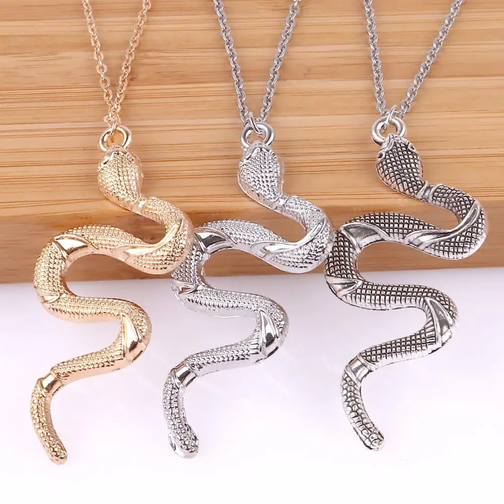 2022 Snake Necklace Dangle Women Punk Hip Hop Gothic Pendant Necklace Minimalist Style Alloy Jewelry Bijoux Gift for Boy or Girl
2022 Snake Necklace Dangle Women Punk Hip Hop Gothic Pendant Necklace Minimalist Style Alloy Jewelry Bijoux Gift for Boy or Girl