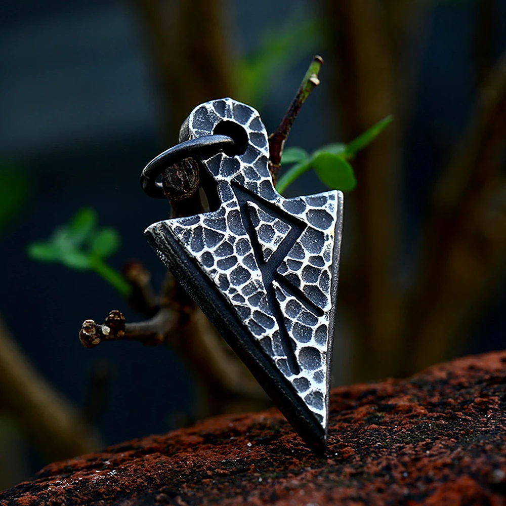 Nordic Vintage Simple Arrow Necklace Stainless Steel Viking Rune Pendant For Men Unique Letters Amulet Jewelry Gift Dropshipping
Nordic Vintage Simple Arrow Necklace Stainless Steel Viking Rune Pendant For Men Unique Letters Amulet Jewelry Gift Dropshipping