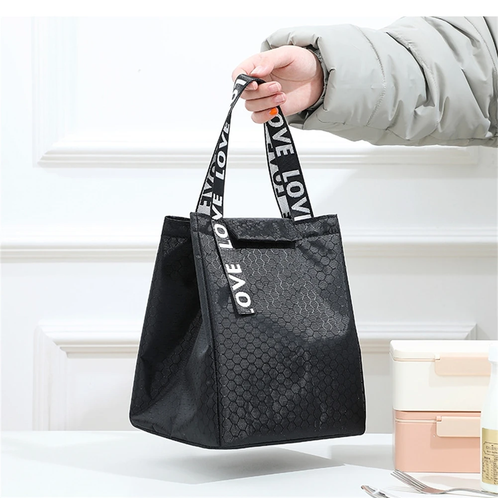 Portable Lunch Bag 19x19x25cm Waterproof Cooler Insulated Bags Drinks Fruit Salads Container For Picnic Camping
Portable Lunch Bag 19x19x25cm Waterproof Cooler Insulated Bags Drinks Fruit Salads Container For Picnic Camping