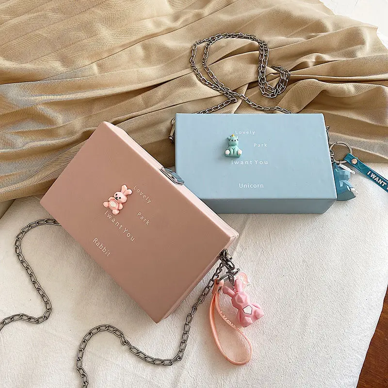 Fresh girl small bag 2020 new trendy Korean version wild animal messenger bag ins chain box small square bag
Fresh girl small bag 2020 new trendy Korean version wild animal messenger bag ins chain box small square bag