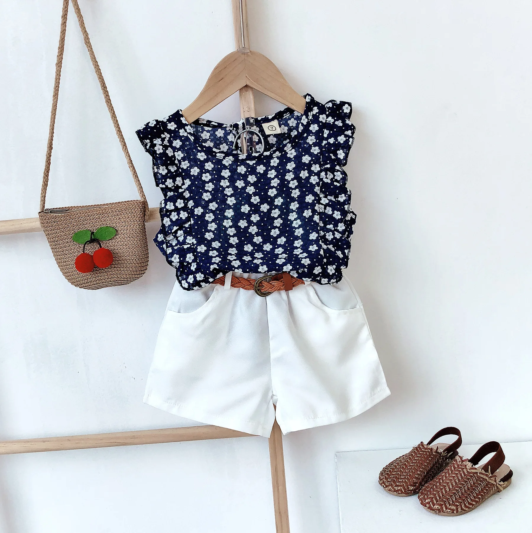 Infant Baby Girls Outfit Set 2023 New Off-shoulder Leaf Short-sleeved Top Fashion Shorts Two-piece Set Baby Girl Clothes
Infant Baby Girls Outfit Set 2023 New Off-shoulder Leaf Short-sleeved Top Fashion Shorts Two-piece Set Baby Girl Clothes