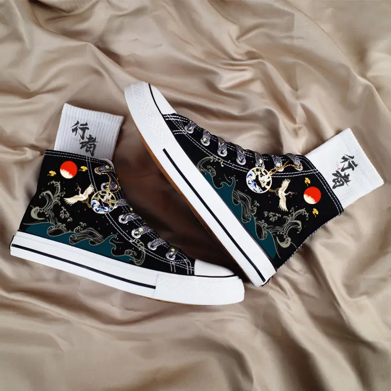 Trendy Graffiti Casual Canvas Men Shoes China Style High Top Couple Vulcanized Bottom Shoes Fashion Designer Skateboard Shoes
Trendy Graffiti Casual Canvas Men Shoes China Style High Top Couple Vulcanized Bottom Shoes Fashion Designer Skateboard Shoes