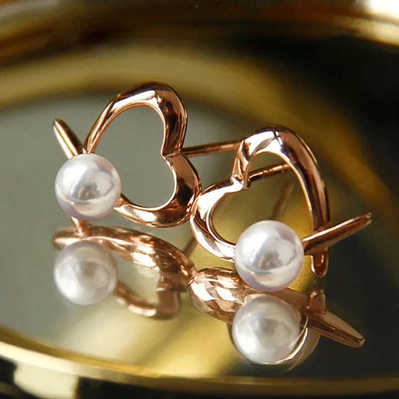 Vivi heart-shaped Pearl Earrings vacuum plated 18K Gold Earrings small and versatile, simple and high-grade Earrings
Vivi heart-shaped Pearl Earrings vacuum plated 18K Gold Earrings small and versatile, simple and high-grade Earrings