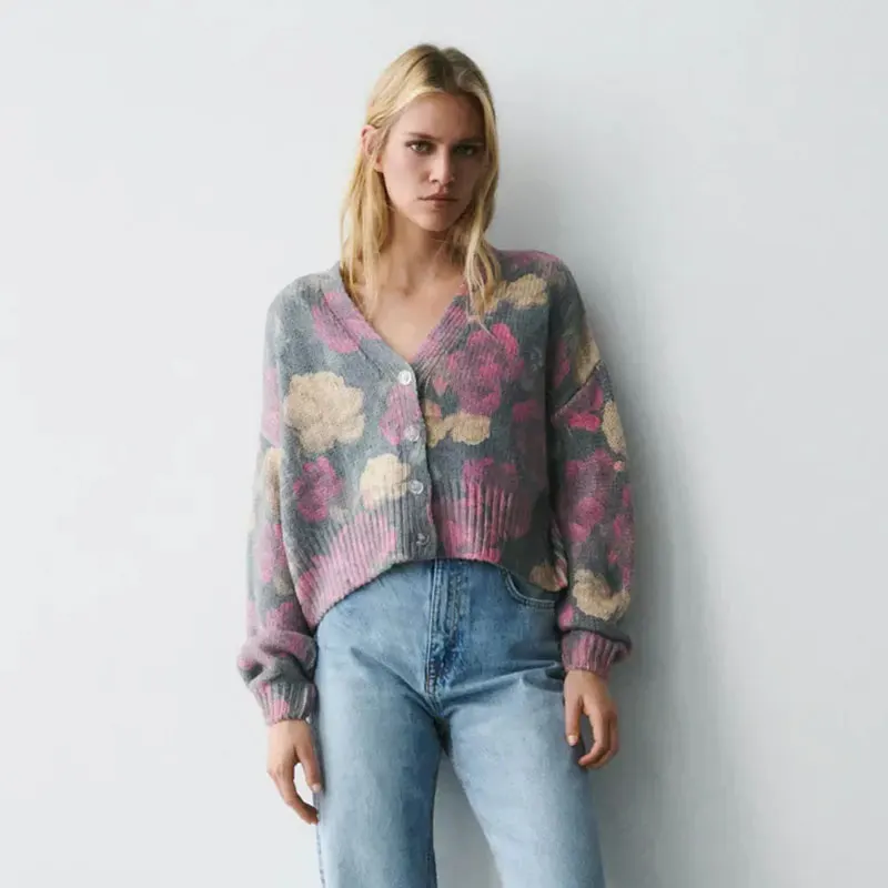 2022 Spring Women Short Knitted Cardigan Autumn Winter French Retro EA Floral V-neck Sweater Loose Female Tops Lady Jumpers
2022 Spring Women Short Knitted Cardigan Autumn Winter French Retro EA Floral V-neck Sweater Loose Female Tops Lady Jumpers