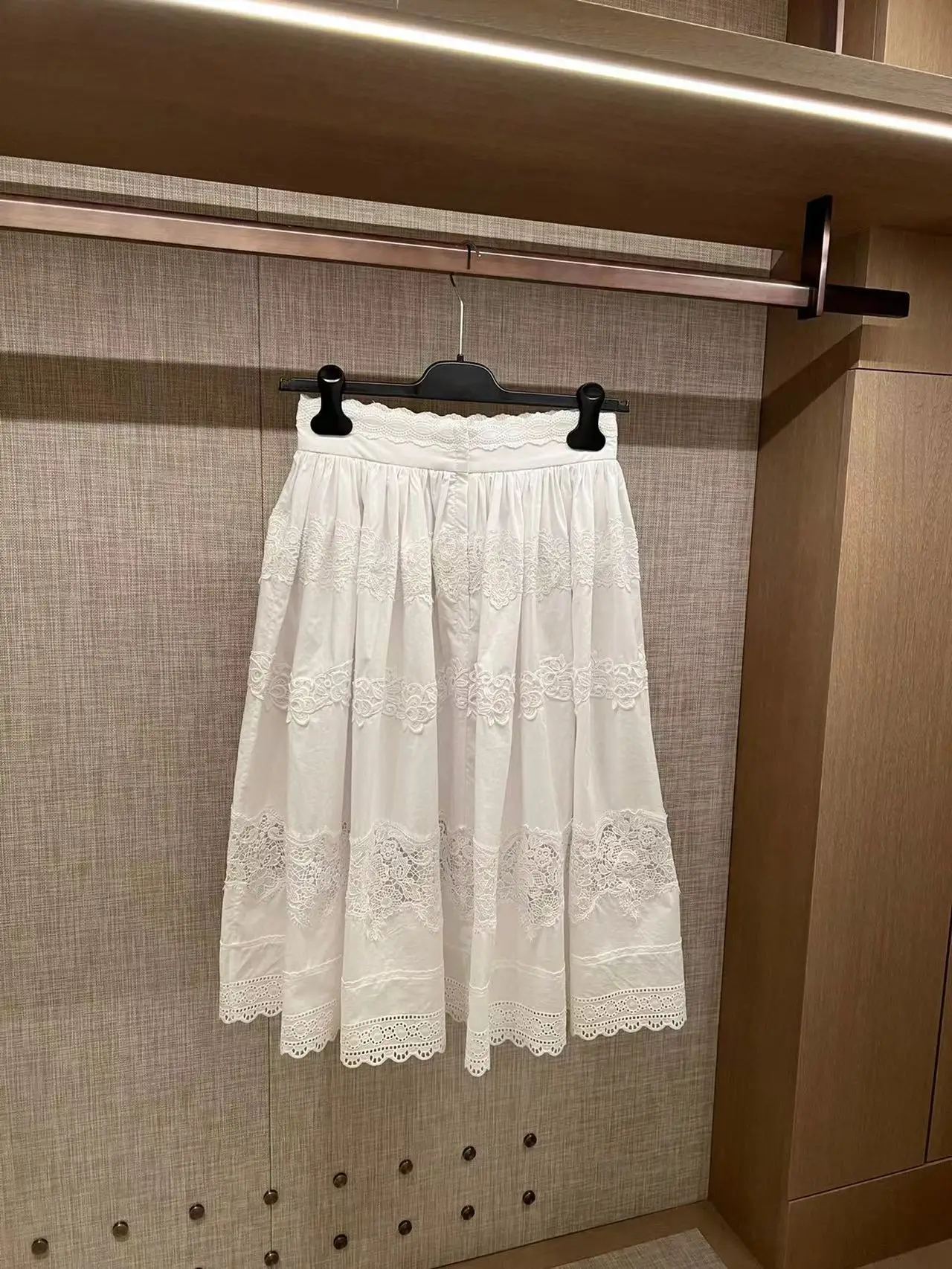Fyion Fashion Women Skirts 2022 Summer Runway Luxury Brand European Design Party Style Flowers Embroidery Ruffles Skirt Clothing
Fyion Fashion Women Skirts 2022 Summer Runway Luxury Brand European Design Party Style Flowers Embroidery Ruffles Skirt Clothing