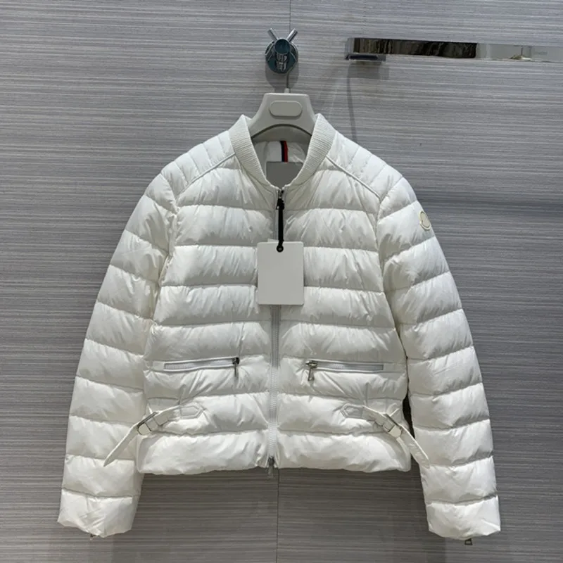 Spring and winter down jacket women's new fashion temperament simple ribbon decoration stand-up collar slim short coat
Spring and winter down jacket women's new fashion temperament simple ribbon decoration stand-up collar slim short coat