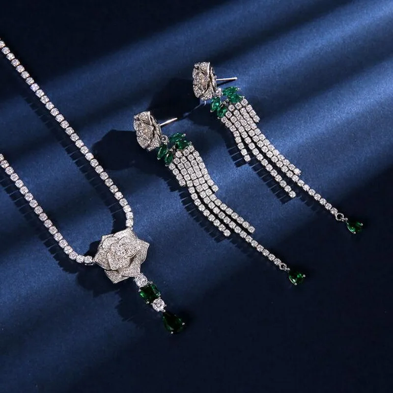 Luxurious Fashion Style Women Lady Settings Tiny Czech Zircon Tassels Rose Pendant Silver Color Earrings Necklace
Luxurious Fashion Style Women Lady Settings Tiny Czech Zircon Tassels Rose Pendant Silver Color Earrings Necklace
