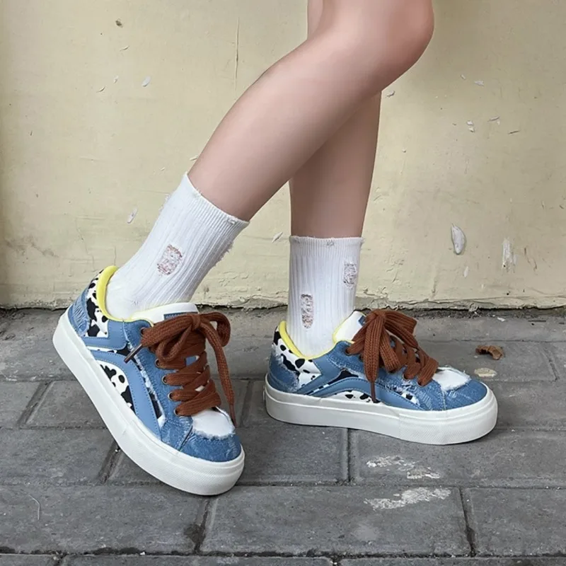 SHANPA Vintage Cow Pattern Shoes for Women Casual Low-top Niche Denim Blue Athletic Sneakers Patchwork Fashion Ladies Footwear
SHANPA Vintage Cow Pattern Shoes for Women Casual Low-top Niche Denim Blue Athletic Sneakers Patchwork Fashion Ladies Footwear