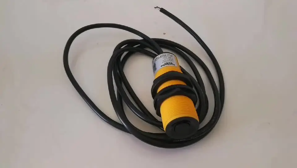 ESMUS07 easy to use Ultrasonic Level Sensor for industrial use ,small lot order availavle
ESMUS07 easy to use Ultrasonic Level Sensor for industrial use ,small lot order availavle