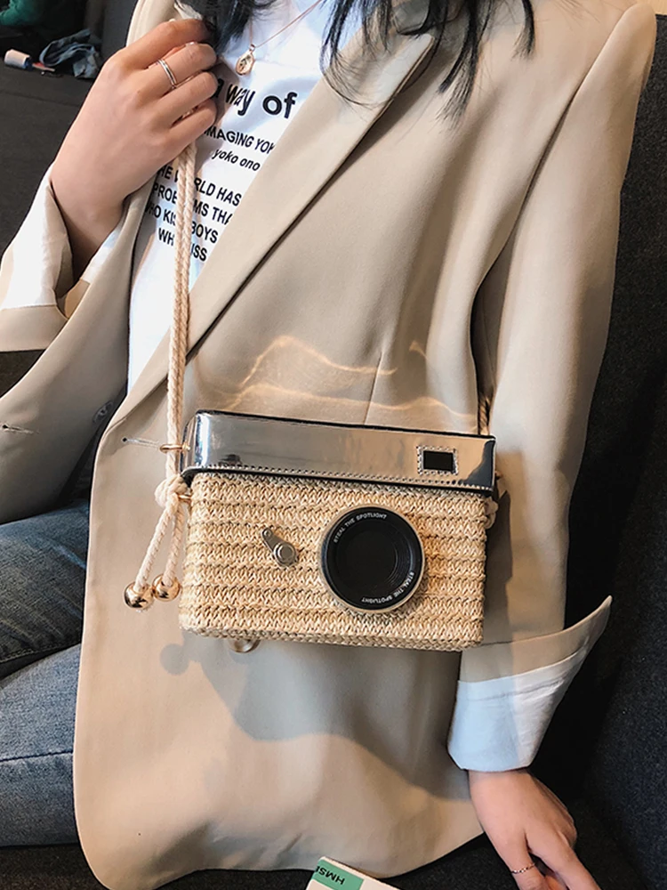 Women'S Fashion Camera Shape Shoulder Bag Designer Brand Straw Messenger Bag Female Summer Casual Simple Woman Box Bag 2022 New 
Women'S Fashion Camera Shape Shoulder Bag Designer Brand Straw Messenger Bag Female Summer Casual Simple Woman Box Bag 2022 New