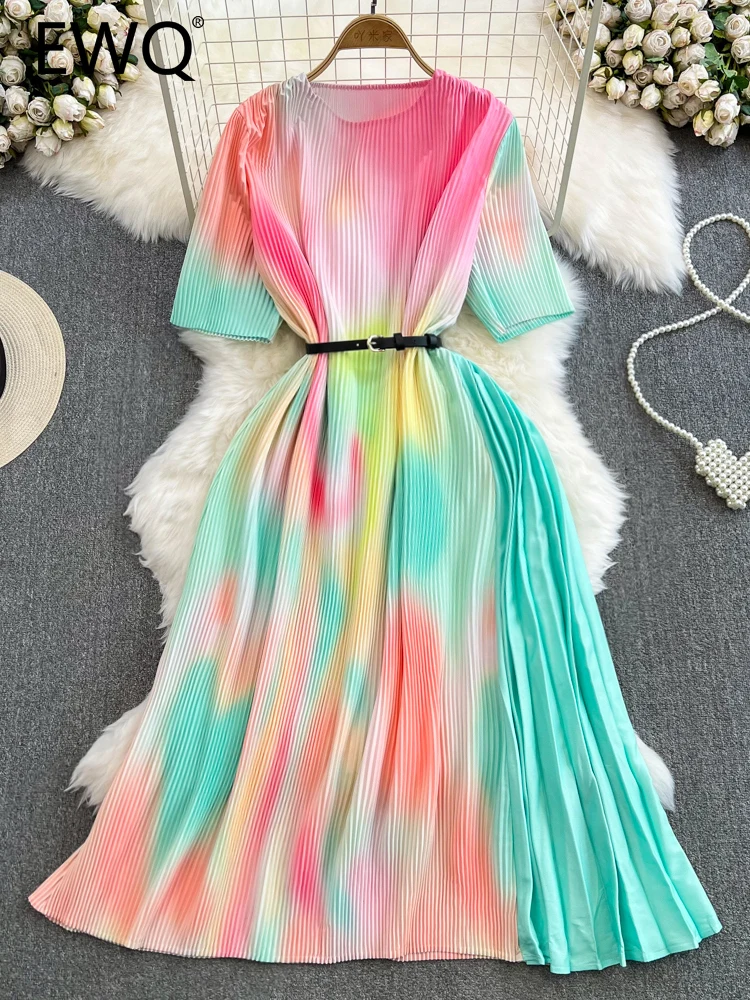 Женское эластичное плиссированное платье-трапеция с коротким рукавом и высокой талией
Женское эластичное плиссированное платье-трапеция с коротким рукавом и высокой талией