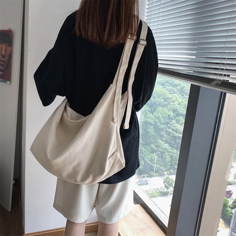 Fashion Versatile Messenger Bag Women's Large Capacity Retro Canvas Bag Students Bag Simplicity Tote Bag
Fashion Versatile Messenger Bag Women's Large Capacity Retro Canvas Bag Students Bag Simplicity Tote Bag