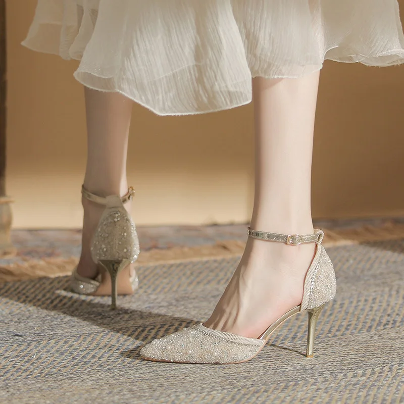 

Туфли-лодочки женские с ремешком на щиколотке, пикантные сандалии на тонком высоком каблуке, с кристаллами, заостренный носок, элегантная Свадебная обувь, весна-лето