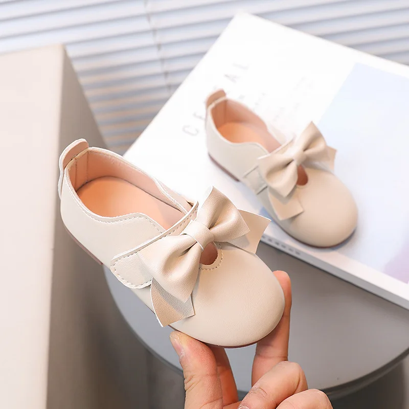 Girls' Small Leather Shoes Children's Fashion Solid Color Bowknot Flat Soft Comfortable Dance Shoes Girls' Princess Shoes
Girls' Small Leather Shoes Children's Fashion Solid Color Bowknot Flat Soft Comfortable Dance Shoes Girls' Princess Shoes