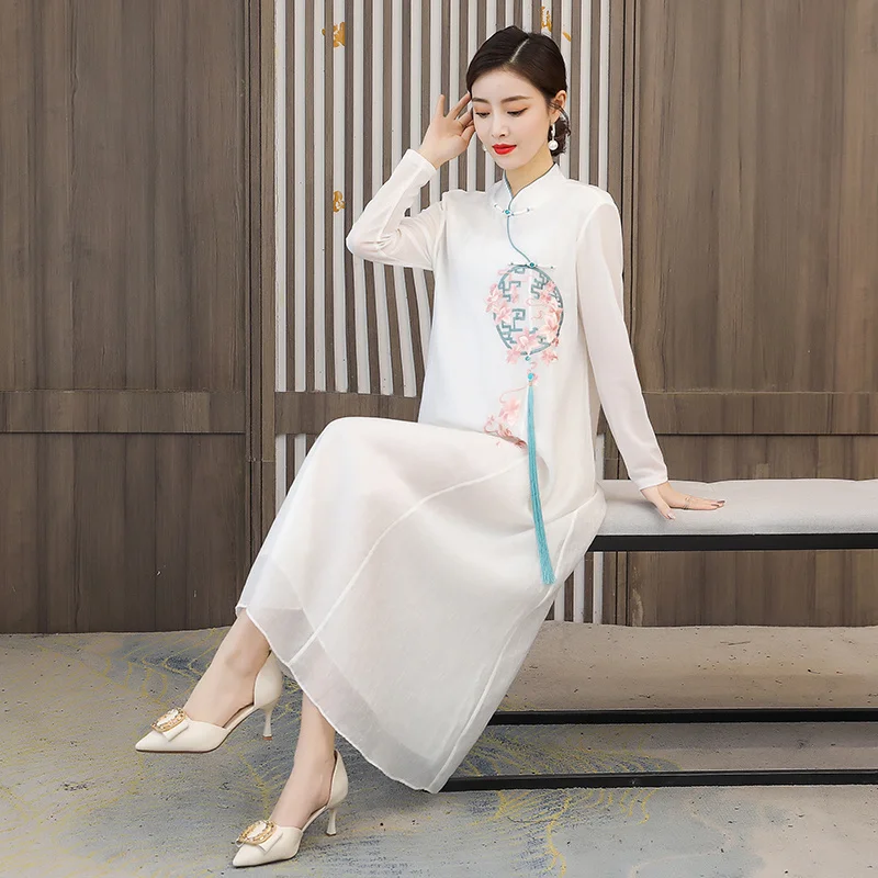 White Elegant Chinese Qipao Dress Embroidery Improve Midi 2022 Slim Women Vintage Cheongsam National Style Fashion Hanfu Chiffon
White Elegant Chinese Qipao Dress Embroidery Improve Midi 2022 Slim Women Vintage Cheongsam National Style Fashion Hanfu Chiffon