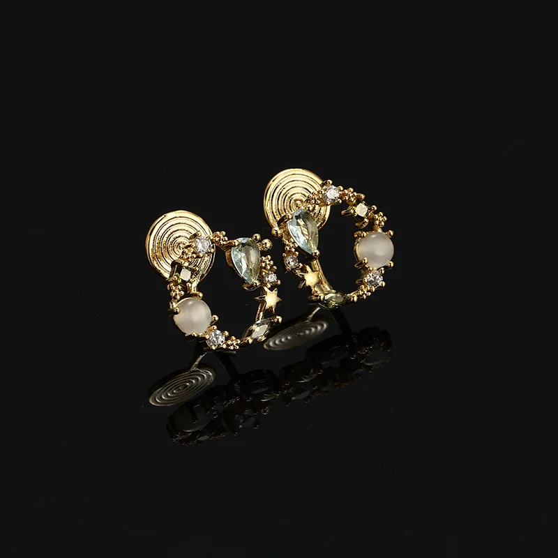 Fashion Mori green garland one-piece ear clip female fairy small cat's eye ring ear studs jewelry gift wholesale hot sale
Fashion Mori green garland one-piece ear clip female fairy small cat's eye ring ear studs jewelry gift wholesale hot sale
