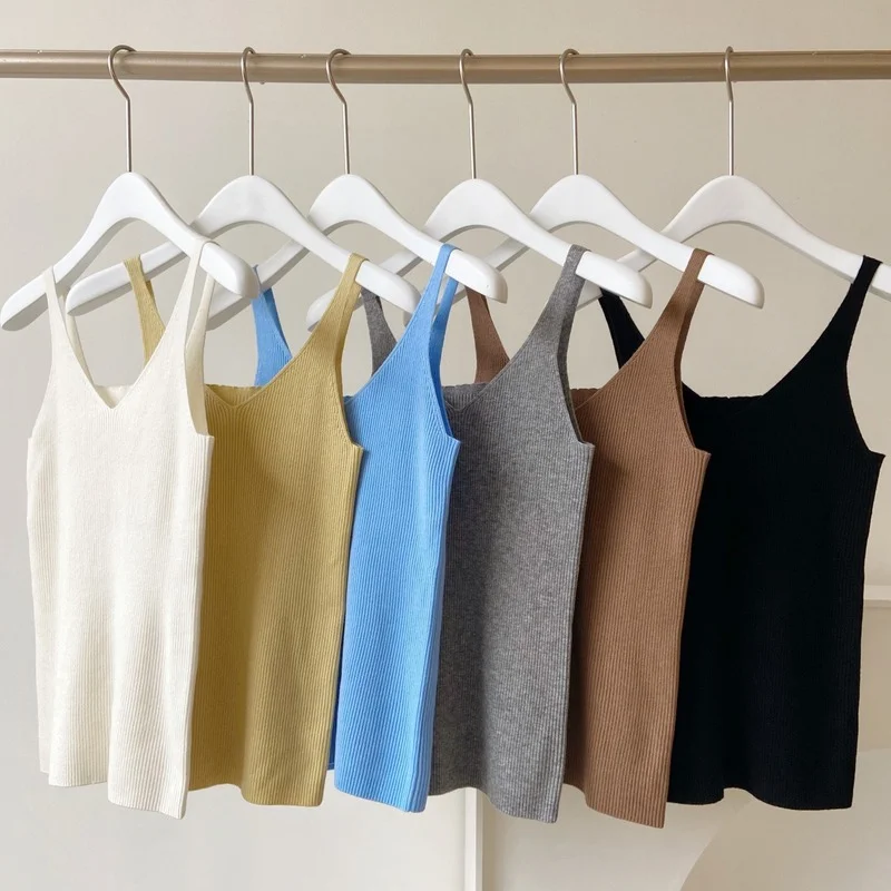 Women's 5 Colors Reversible Knit Camisole Slim Fit Stretch V-Neck Fashion All-Match Sleeveless Bottoming Top Sexy Y2k Top
Women's 5 Colors Reversible Knit Camisole Slim Fit Stretch V-Neck Fashion All-Match Sleeveless Bottoming Top Sexy Y2k Top