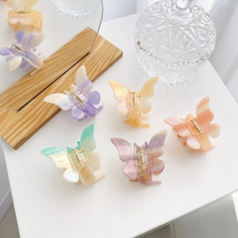 Korean Women Acetate Hair Clips Simple Lovely Butterfly Shape 5cm Hair Claw Girls Hair Barrettes Claw Clip Hair Accessories New
Korean Women Acetate Hair Clips Simple Lovely Butterfly Shape 5cm Hair Claw Girls Hair Barrettes Claw Clip Hair Accessories New