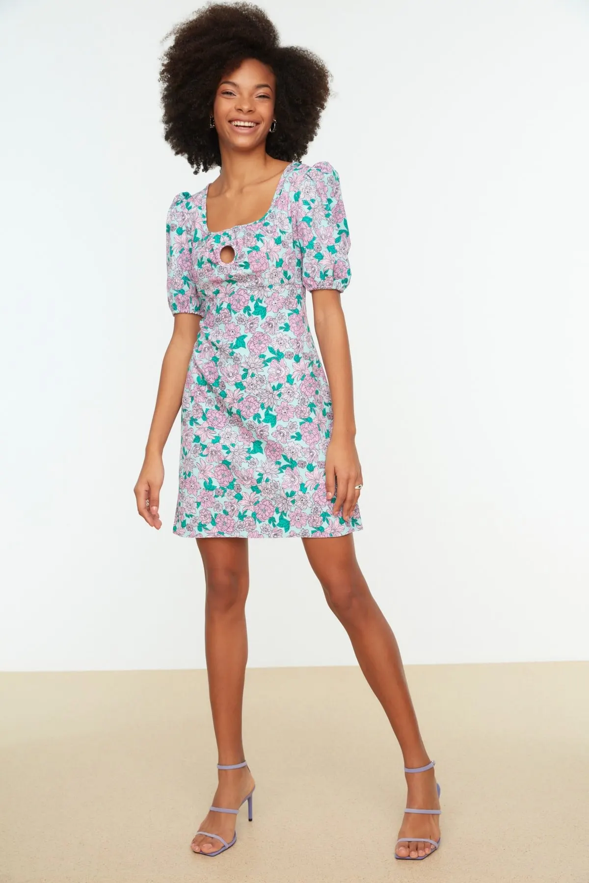 Women's Dress ored Floral Pattern Collar Detailed Summer Fashion Casual Short Sleeve Elegant Dress
Women's Dress ored Floral Pattern Collar Detailed Summer Fashion Casual Short Sleeve Elegant Dress