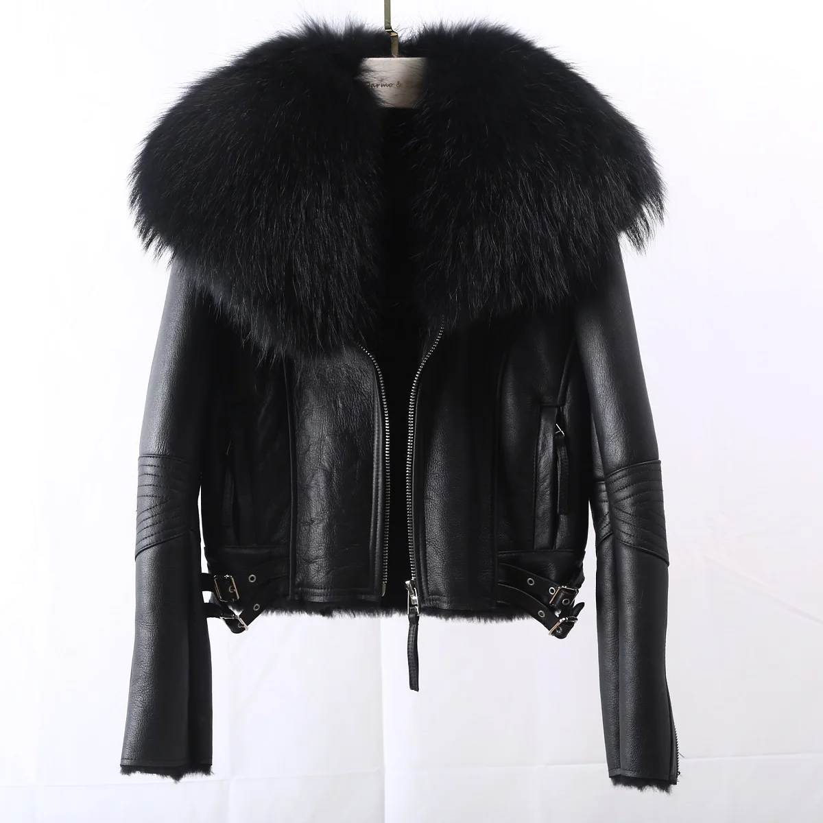 OFURTEBUY Winter Warm Big Fur Collar Oversized Shearling Coat With Lamb Fur Lining Women Genuine Leather Jacket Ladies
OFURTEBUY Winter Warm Big Fur Collar Oversized Shearling Coat With Lamb Fur Lining Women Genuine Leather Jacket Ladies