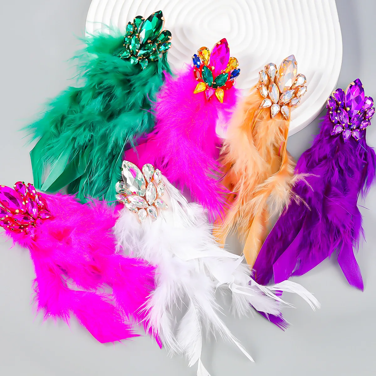 Bohemian Personality Colorful Exaggerate Big Feather Earrings Fashion Plush Tassel Crystal Earrings for Women Statement Jewelry
Bohemian Personality Colorful Exaggerate Big Feather Earrings Fashion Plush Tassel Crystal Earrings for Women Statement Jewelry