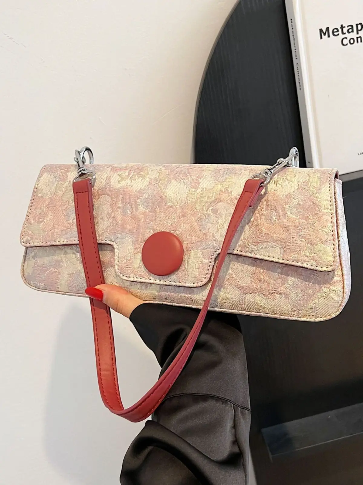 Simple Office Lady Shoulder Bags Soft Fabric All-Matched Women Handbags Exquisite Embroidery Underarm Bucket Packs
Simple Office Lady Shoulder Bags Soft Fabric All-Matched Women Handbags Exquisite Embroidery Underarm Bucket Packs