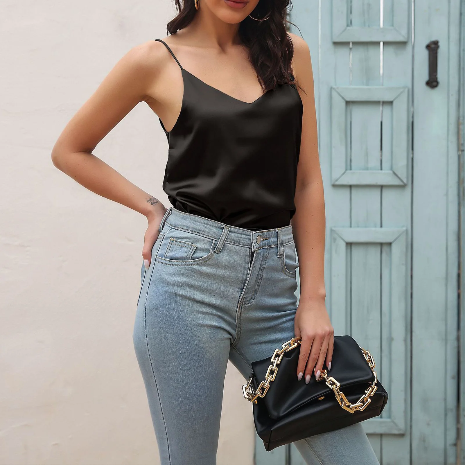 Summer Imitation Silk Camisole Backless Streetwear Camisole V-neck Elegant Fashion Smooth Breathable Spaghetti Female Clothing
Summer Imitation Silk Camisole Backless Streetwear Camisole V-neck Elegant Fashion Smooth Breathable Spaghetti Female Clothing