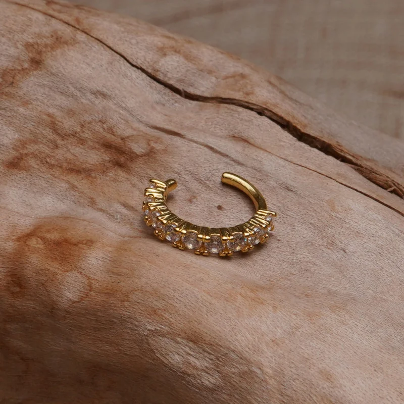 Simple Zircon Ear Cuff Clip on Earrings for Women Girl Non Pierced Fake Piercing Earcuff Fashion Gold Color Jewelry Gifts
Simple Zircon Ear Cuff Clip on Earrings for Women Girl Non Pierced Fake Piercing Earcuff Fashion Gold Color Jewelry Gifts