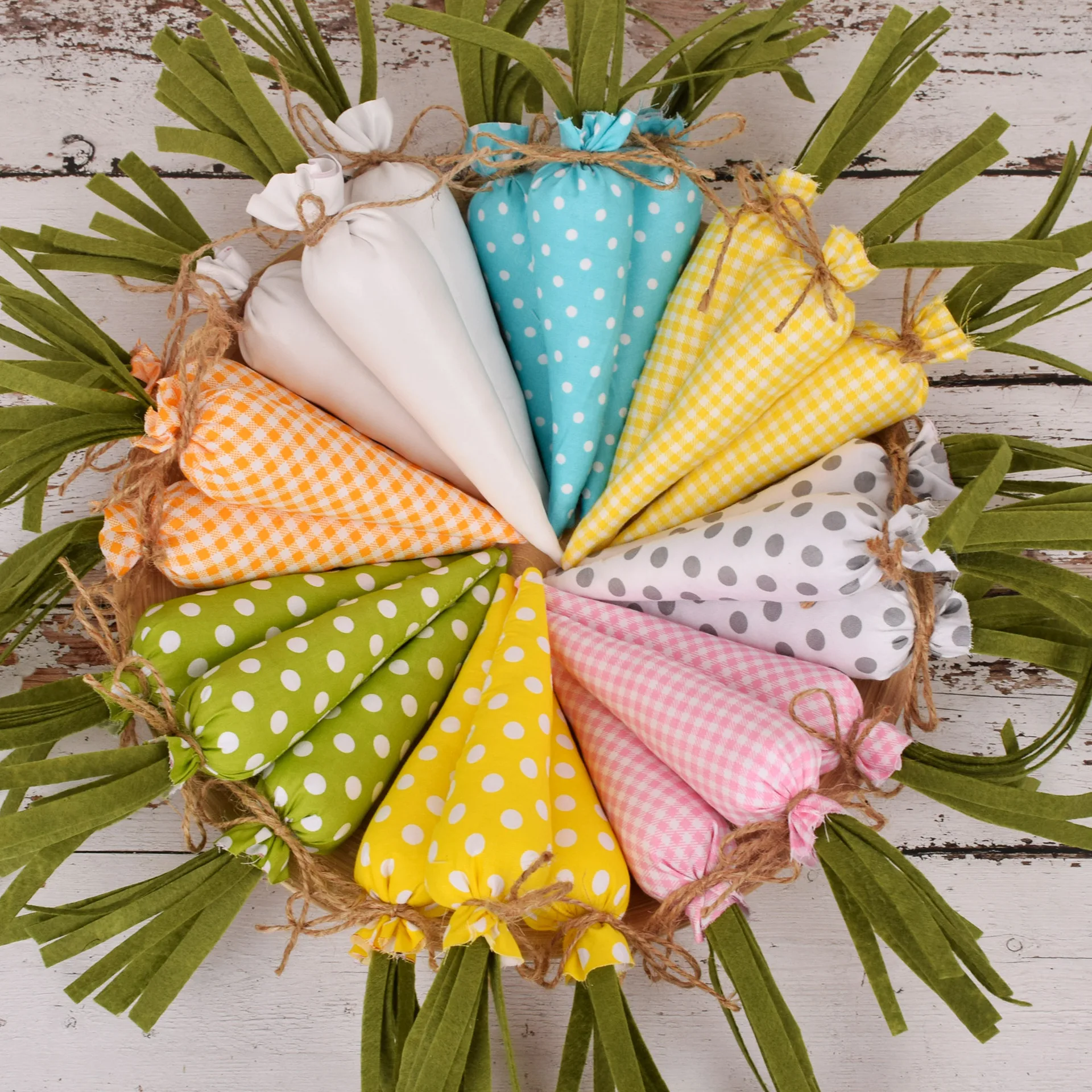 4/10Pcs Easter Carrot Ornaments Non Woven Simulation Carrot Pendant For Home Hanging Decor Spring Easter Party Supplies Kids Toy
4/10Pcs Easter Carrot Ornaments Non Woven Simulation Carrot Pendant For Home Hanging Decor Spring Easter Party Supplies Kids Toy