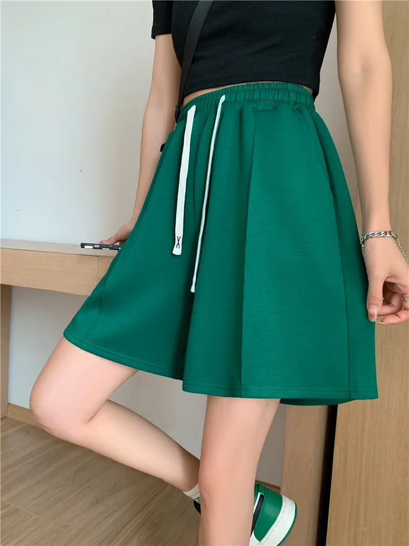 DASSWEI Women Wide Leg Shorts Elastic High Waist Solid Color Loose Pants Female Fashion 2022 Summer Sports Trousers Streetwear
DASSWEI Women Wide Leg Shorts Elastic High Waist Solid Color Loose Pants Female Fashion 2022 Summer Sports Trousers Streetwear