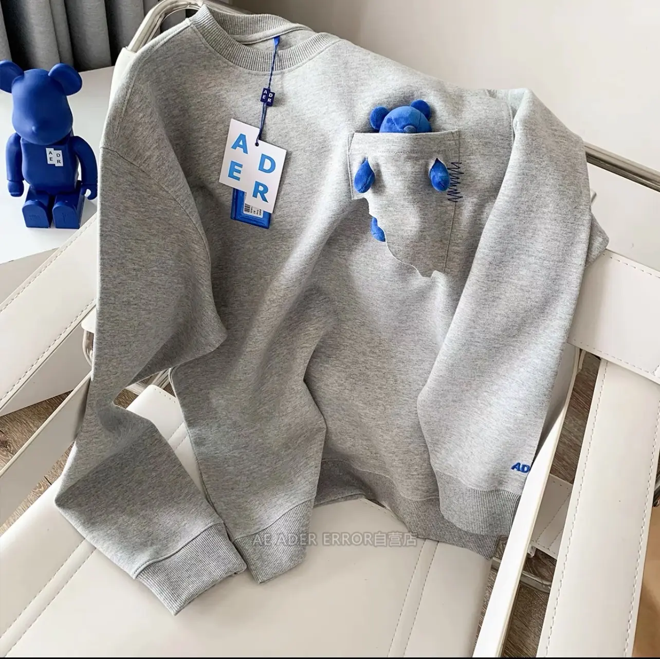 ADER ERROR pullover unisex clothes autumn and winter Korean loose round neck ADER hole pocket bear doll high quality 1:1 coat
ADER ERROR pullover unisex clothes autumn and winter Korean loose round neck ADER hole pocket bear doll high quality 1:1 coat