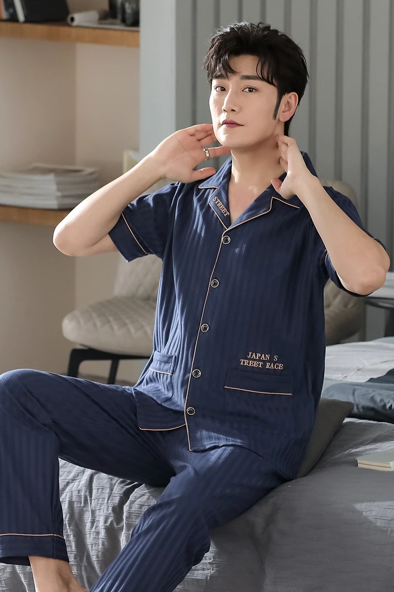 In 2023, the new men's pajamas in summer are thin cotton short-sleeved trousers in summer, and the two-piece suit is spring and
In 2023, the new men's pajamas in summer are thin cotton short-sleeved trousers in summer, and the two-piece suit is spring and