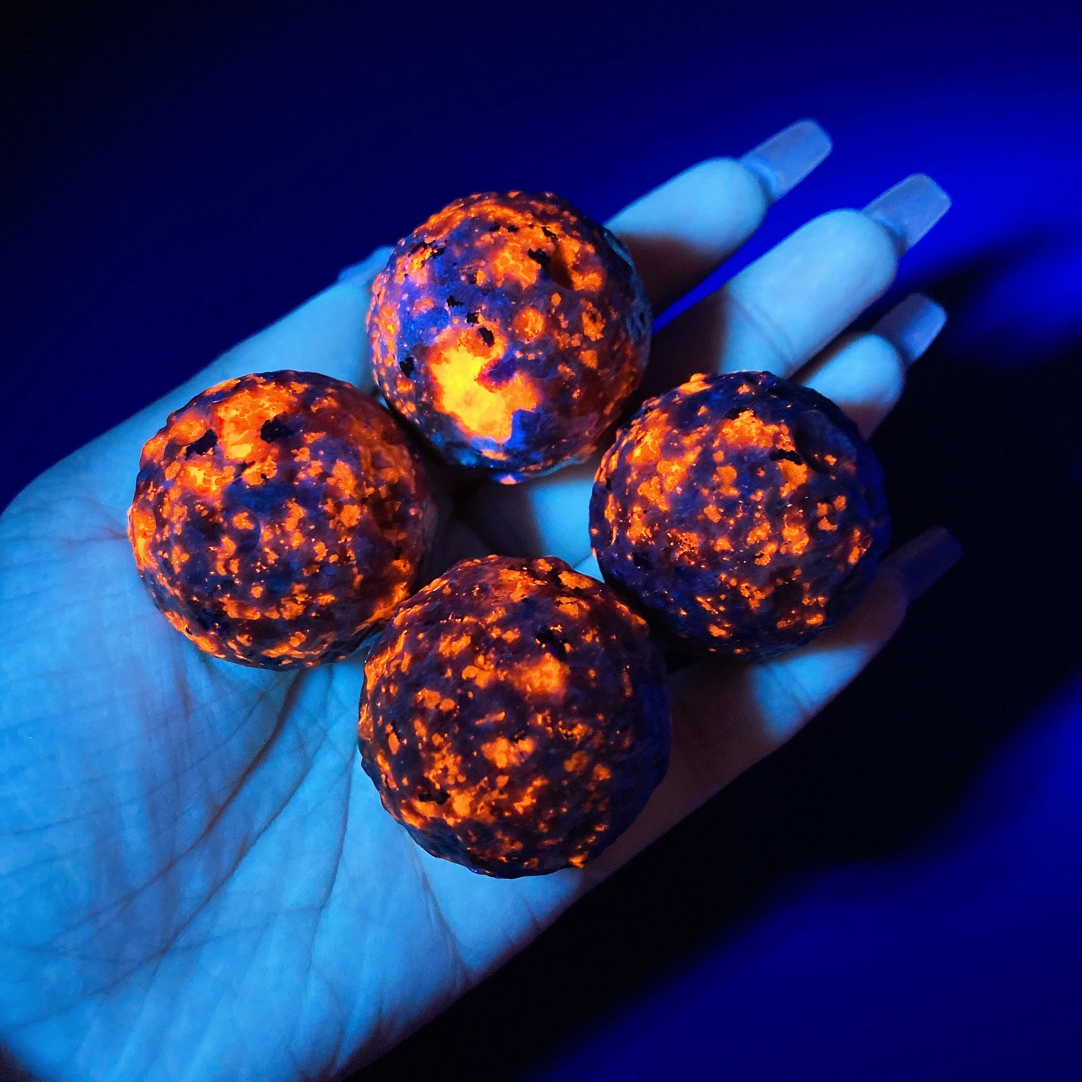 35 мм натуральный Йоперлит, лунная сфера, кристалл, кварц, пламя, каменный шар, фигурка Рейки, исцеление, духовное колдовство, домашний декор, подарок
35 мм натуральный Йоперлит, лунная сфера, кристалл, кварц, пламя, каменный шар, фигурка Рейки, исцеление, духовное колдовство, домашний декор, подарок