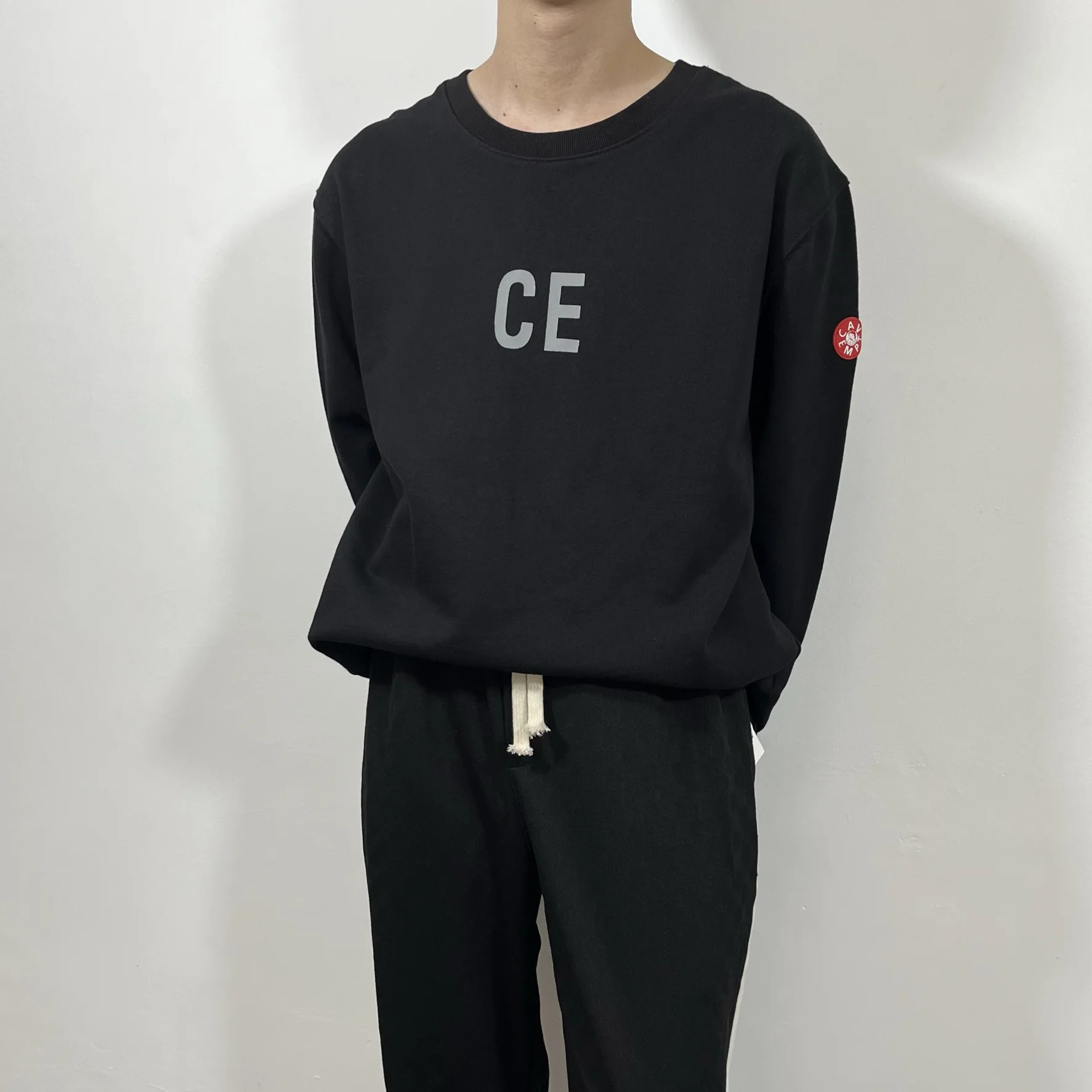 CAVEMPT CE white sweater for men and women, heavy weight, pure cotton, loose fitting lovers' top, bottoming in autumn and winter
CAVEMPT CE white sweater for men and women, heavy weight, pure cotton, loose fitting lovers' top, bottoming in autumn and winter
