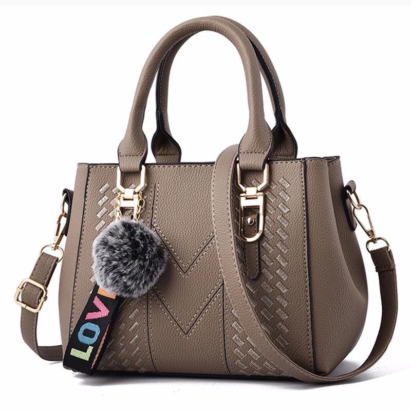 2020 INS Women Embroidery Messenger Bags pu Leather Handbags with hair ball chains lady fashion sling Bag with large capacity
2020 INS Women Embroidery Messenger Bags pu Leather Handbags with hair ball chains lady fashion sling Bag with large capacity