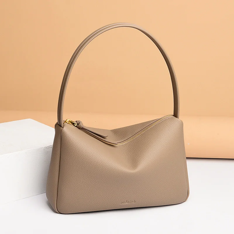 high quality luxury brand This year's popular women's 2023 simple French armpit fashion with a small number of high-end leather
high quality luxury brand This year's popular women's 2023 simple French armpit fashion with a small number of high-end leather