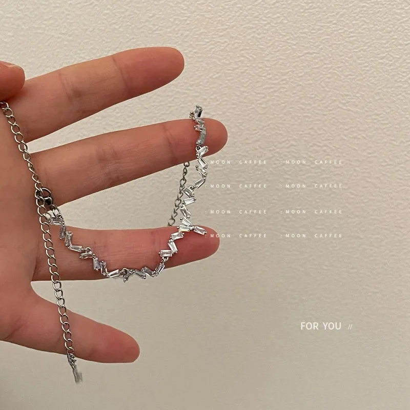 Scattered zircon unique necklace with adjustable length clavicle chain super immortal crystal net red neck chain tide
Scattered zircon unique necklace with adjustable length clavicle chain super immortal crystal net red neck chain tide