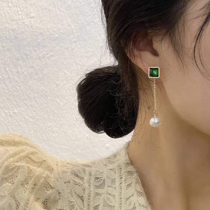 Pearls Temperament Brief Statement Earrings Green Vintage Ethnic Indian Earrings Wholesale
Pearls Temperament Brief Statement Earrings Green Vintage Ethnic Indian Earrings Wholesale
