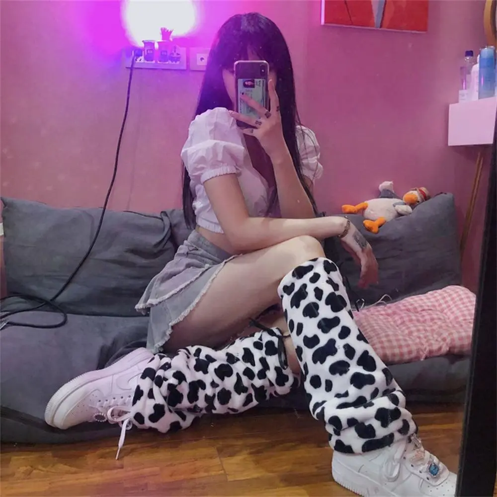 Streetwear Kawaii Winter Women Plush Cow Print Girls Foot Warmer Socks Leg Socks Leg Cover Leg Warmers
Streetwear Kawaii Winter Women Plush Cow Print Girls Foot Warmer Socks Leg Socks Leg Cover Leg Warmers