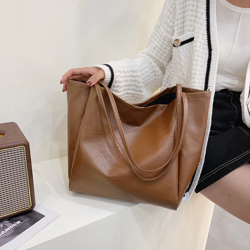 Модные текстурные женские сумки на плечо из мягкой искусственной кожи, новинка 2022, вместительная дизайнерская сумочка и кошелек, Sac A Main 
Модные текстурные женские сумки на плечо из мягкой искусственной кожи, новинка 2022, вместительная дизайнерская сумочка и кошелек, Sac A Main