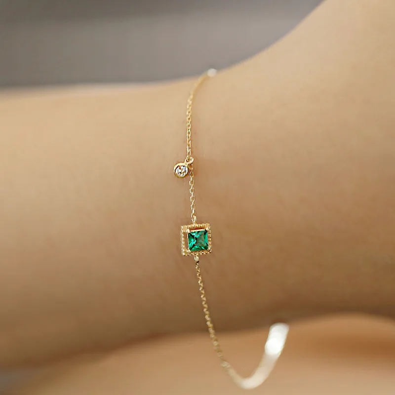 European and American Copper Inlaid Zircon Simple Jade Crystal Chain Bracelet Ladies Light Luxury Temperament Jewelry Gift
European and American Copper Inlaid Zircon Simple Jade Crystal Chain Bracelet Ladies Light Luxury Temperament Jewelry Gift