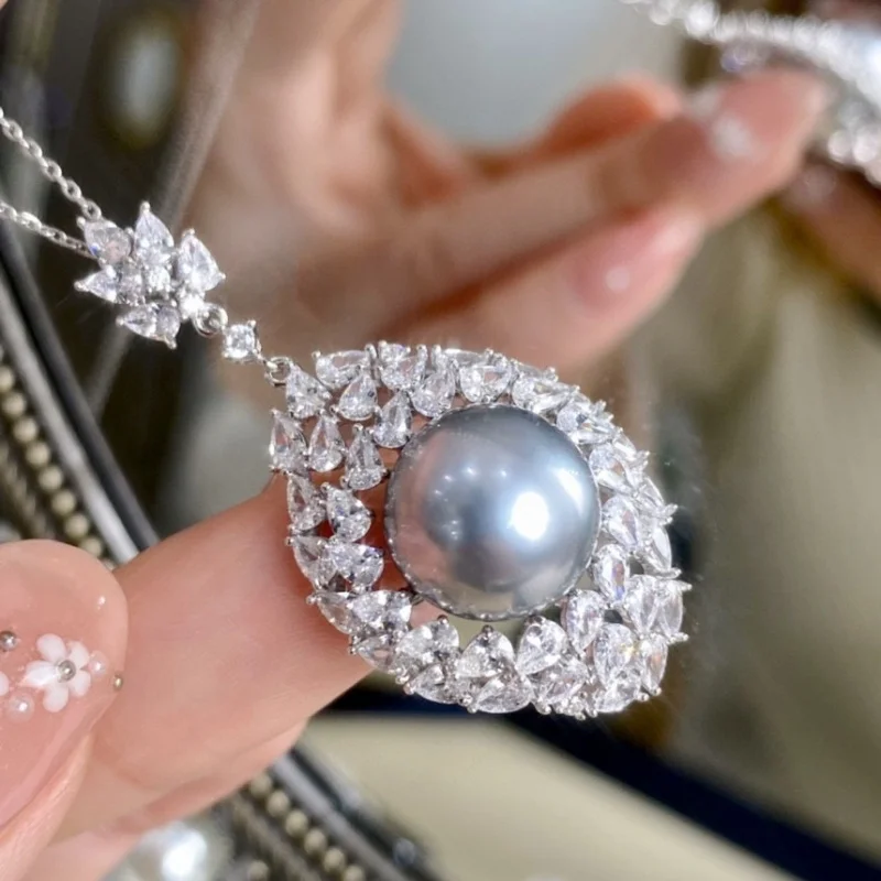 MeiBaPJ 11-12mm Natural Gray Semiround Pearl Fashion Flower Pendant Necklace 925 Silver Fine Wedding Jewelry for Women
MeiBaPJ 11-12mm Natural Gray Semiround Pearl Fashion Flower Pendant Necklace 925 Silver Fine Wedding Jewelry for Women