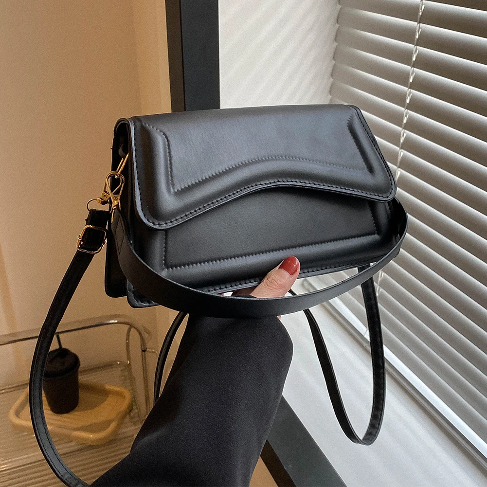 Fashion Women Shoulder Bags Flap Crossbody Bags Solid Color Ladies Tote Bags PU Leather Simple Luxury Design Messenger Bags
Fashion Women Shoulder Bags Flap Crossbody Bags Solid Color Ladies Tote Bags PU Leather Simple Luxury Design Messenger Bags