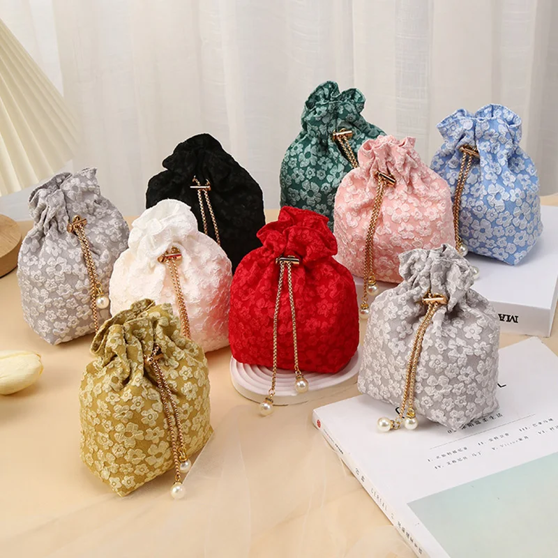 1PCS Horse Party Gift Fabric Bag Candy Packaging Bag Children's Birthday Supplies Party Drawstring Metal Chain Decorative Bag
1PCS Horse Party Gift Fabric Bag Candy Packaging Bag Children's Birthday Supplies Party Drawstring Metal Chain Decorative Bag