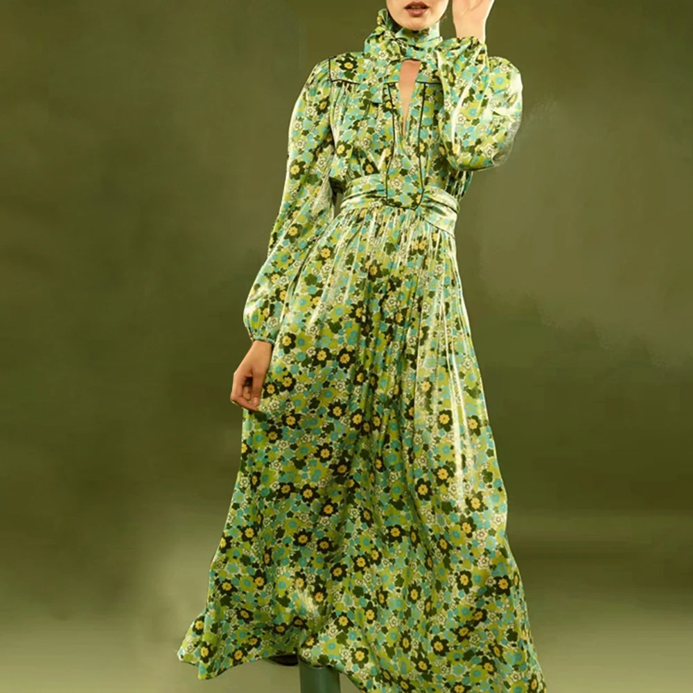 Платье-макси с рукавами-фонариками, оборками и цветочным принтом
Платье-макси с рукавами-фонариками, оборками и цветочным принтом