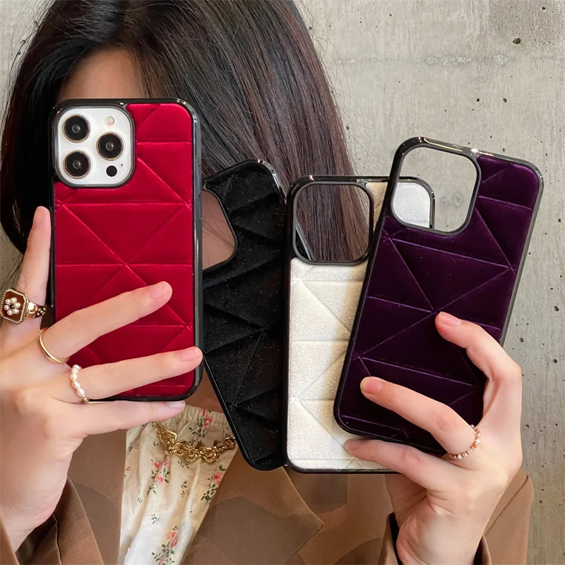 

Luxury Rhombic Pattern Velvet Fabric Phone Case For iPhone 15 Pro 12 14 13 Pro Max 14pro Cover Plush Pleuche Soft Cases Women