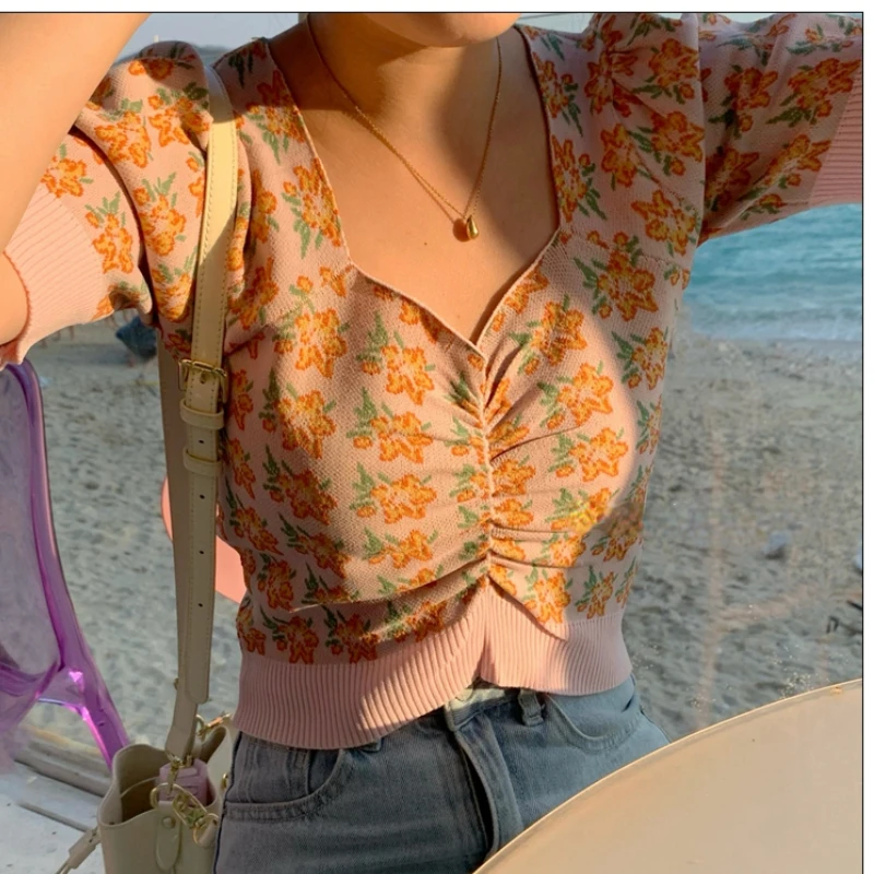 Spring summer Korean floral short knit women's pleated square collar exposed collarbone age reducing versatile shirt 316B, 711-6
Spring summer Korean floral short knit women's pleated square collar exposed collarbone age reducing versatile shirt 316B, 711-6