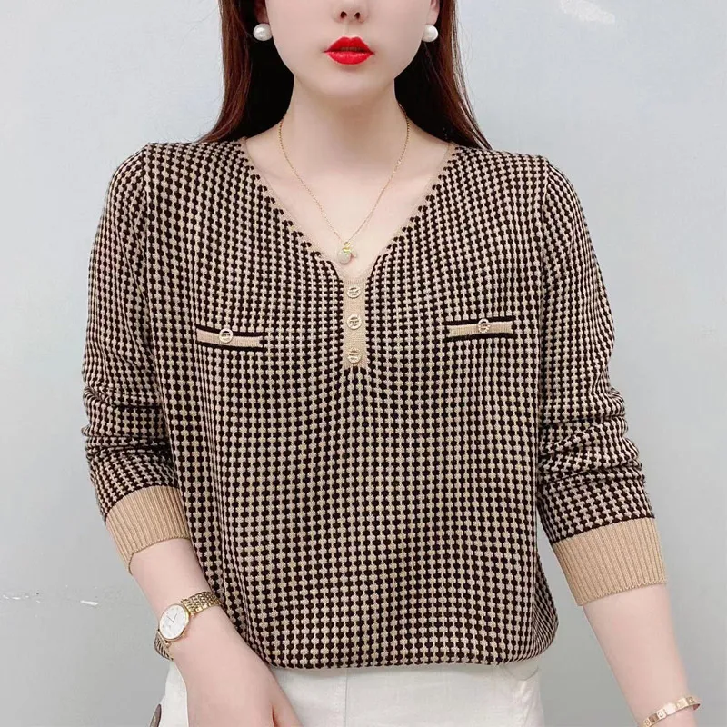 Spring New V Neck Patchwork Bottoming Shirt Ladies Long Sleeve Loose Versatile Tops Tees Casual Fashion Women Clothing
Spring New V Neck Patchwork Bottoming Shirt Ladies Long Sleeve Loose Versatile Tops Tees Casual Fashion Women Clothing