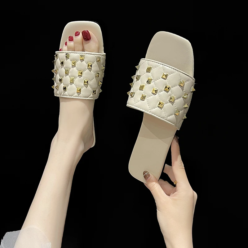 Women's Slippers, Square Toe, Women's Sandals, Summer New Style, Large Size, Rivet Surface, Flat-bottom Beach Shoes, Sexy Outer
Women's Slippers, Square Toe, Women's Sandals, Summer New Style, Large Size, Rivet Surface, Flat-bottom Beach Shoes, Sexy Outer